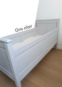 lit bébé bois gris clair