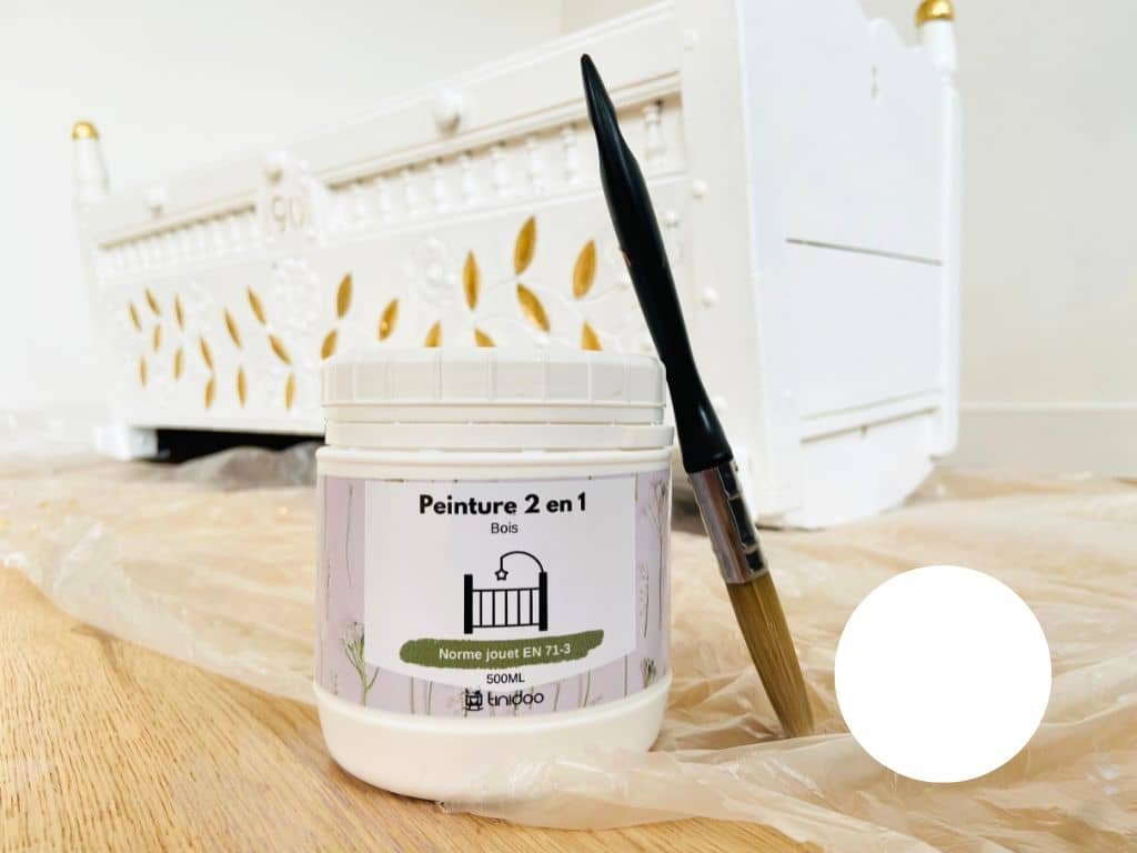 peinture blanche pour berceau bébé ancien