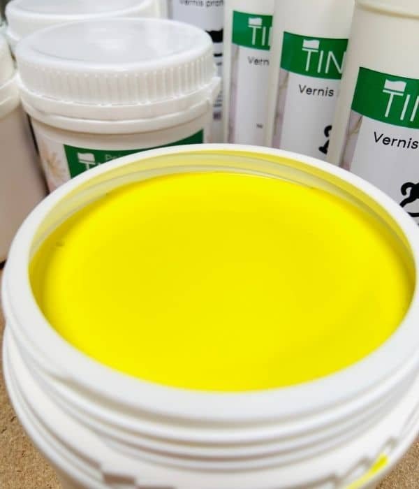 peinture jaune pour mobilier bébé